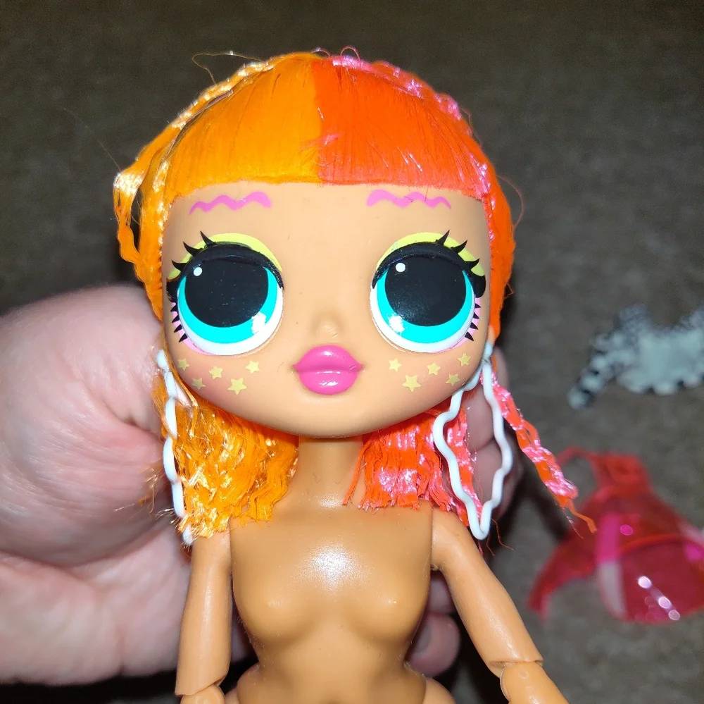 LOL Surprise OMG Neonlicious Doll w/ Outfit, Jacket & Shoes – MGA Fashion Doll